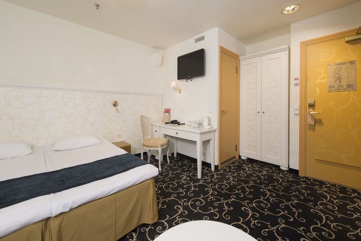 Meriton Old Town Garden Hotel