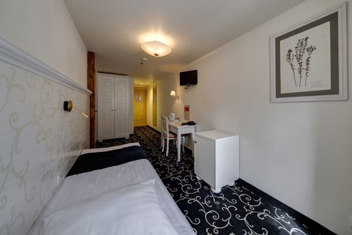Meriton Old Town Garden Hotel