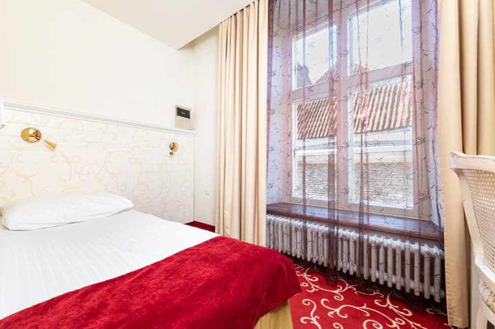Meriton Old Town Garden Hotel