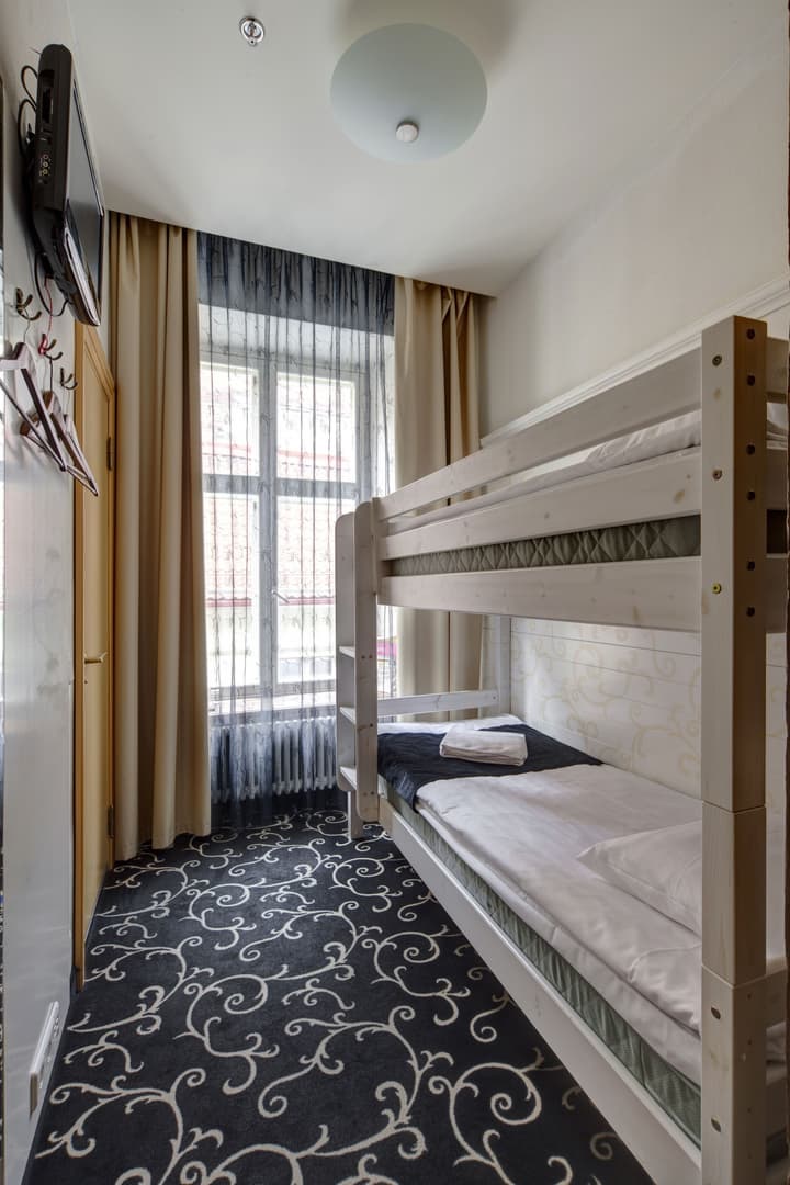 Meriton Old Town Garden Hotel
