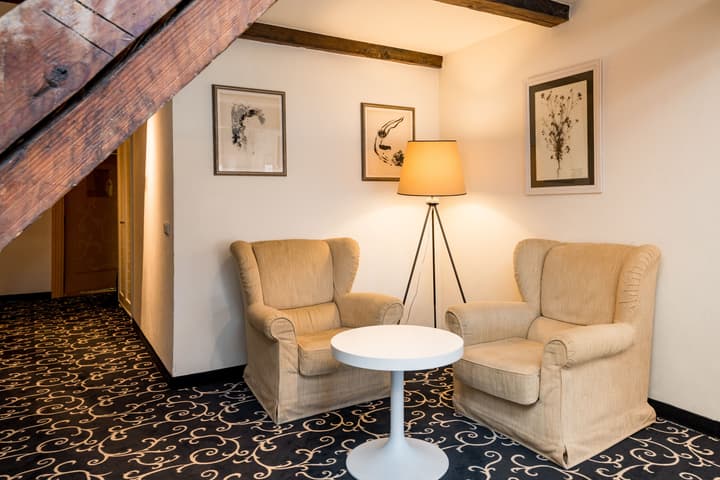 Meriton Old Town Garden Hotel