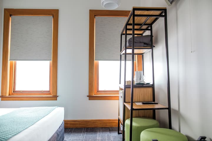 The Cambridge Hotel & Backpackers