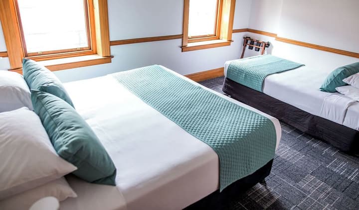 The Cambridge Hotel & Backpackers