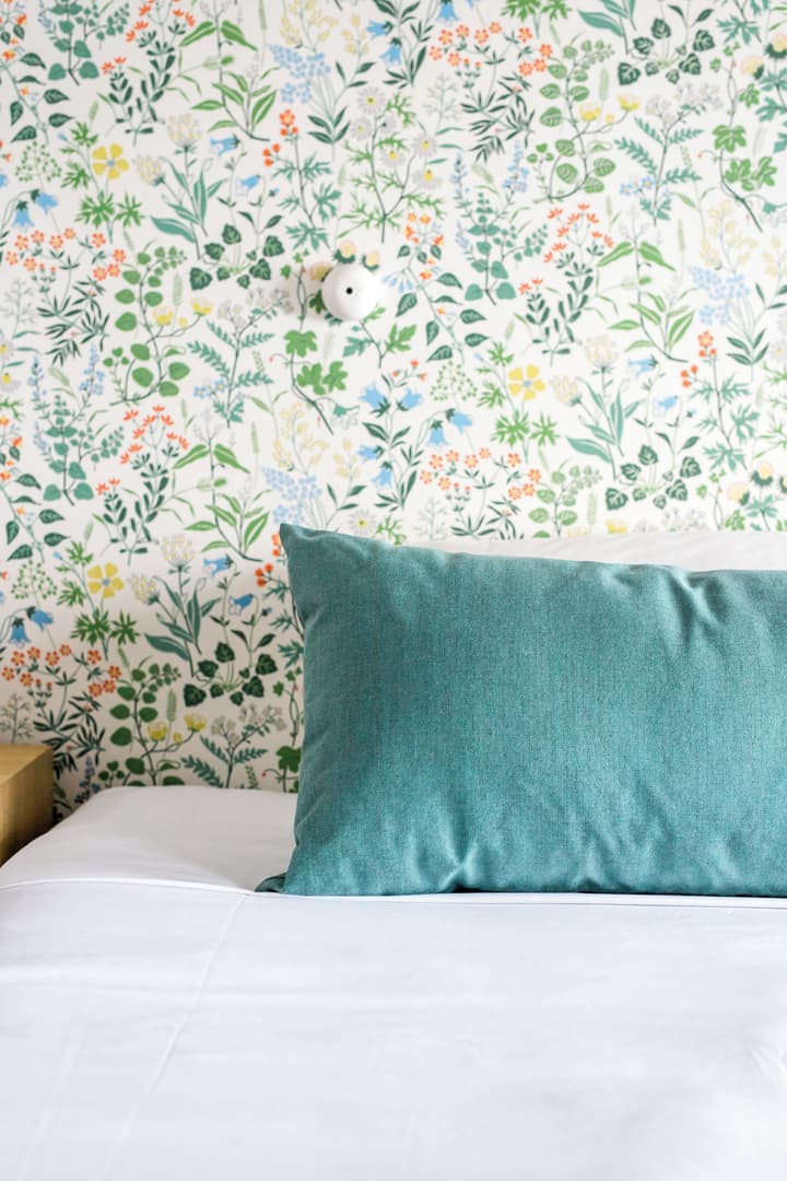 The Cambridge Hotel & Backpackers