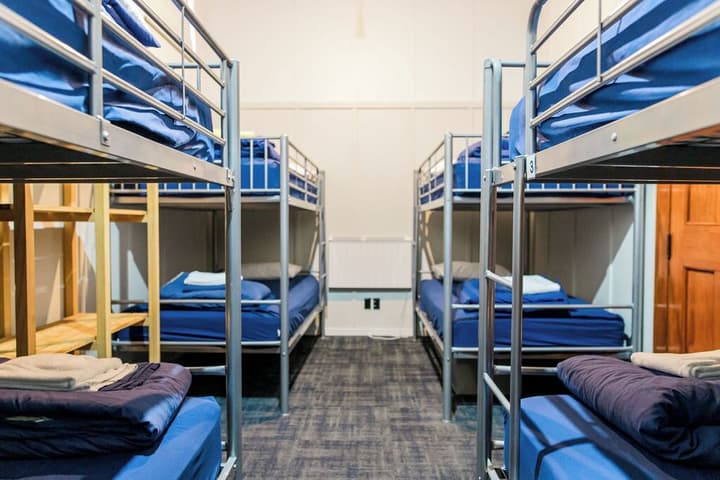 The Cambridge Hotel & Backpackers