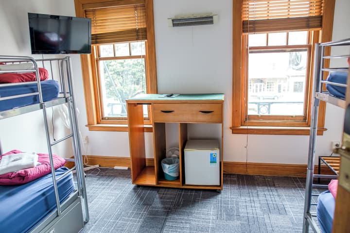 The Cambridge Hotel & Backpackers