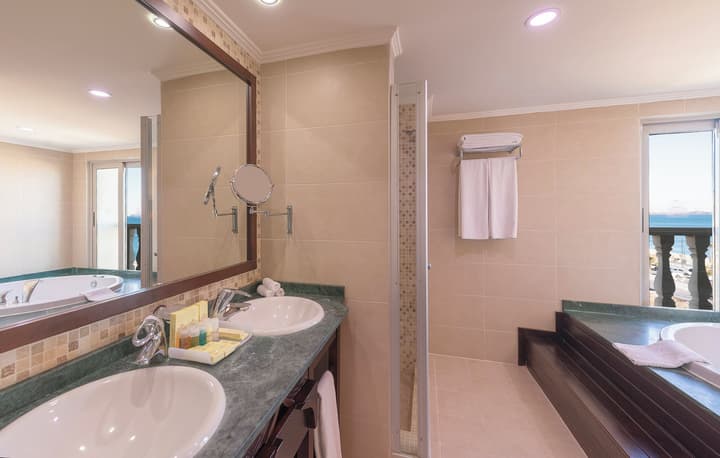 Crowne Plaza Hotel Antalya by IHG