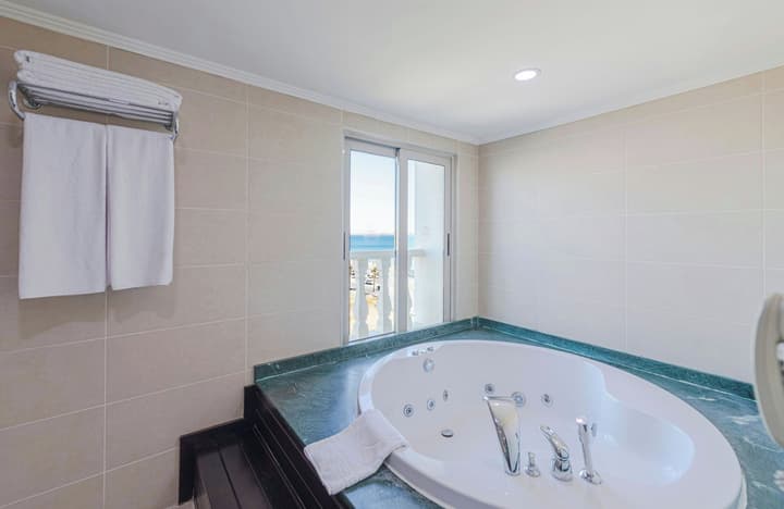 Crowne Plaza Hotel Antalya by IHG