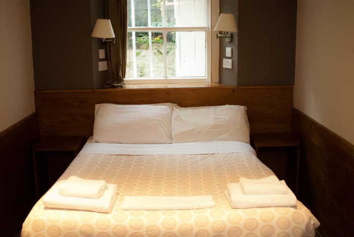 Edinburghhouse Hotel
