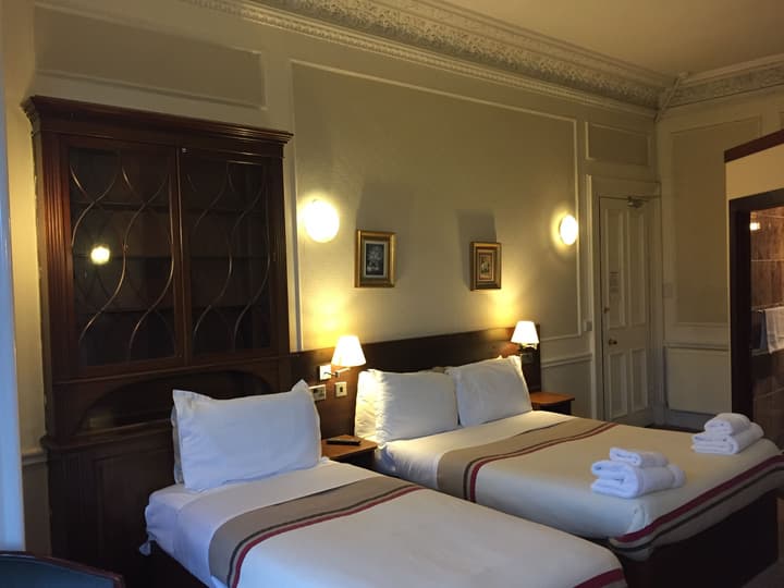 Edinburghhouse Hotel