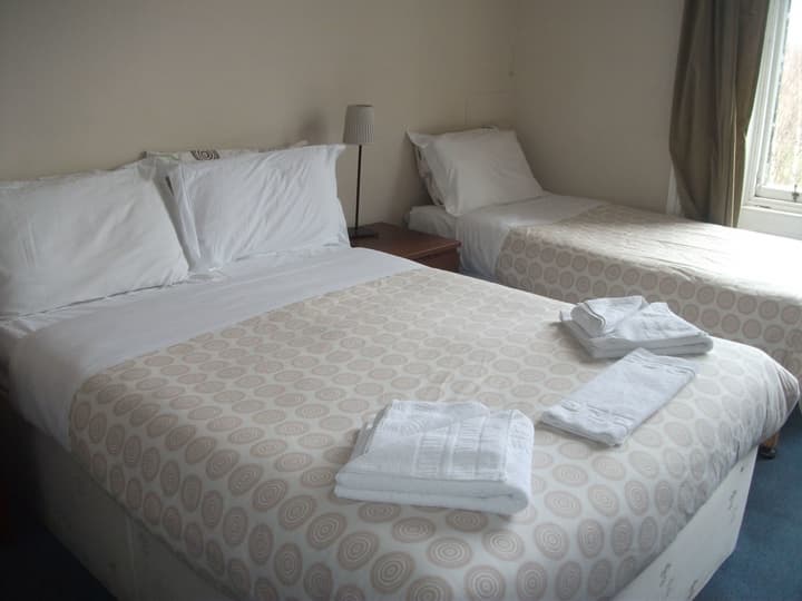 Edinburghhouse Hotel