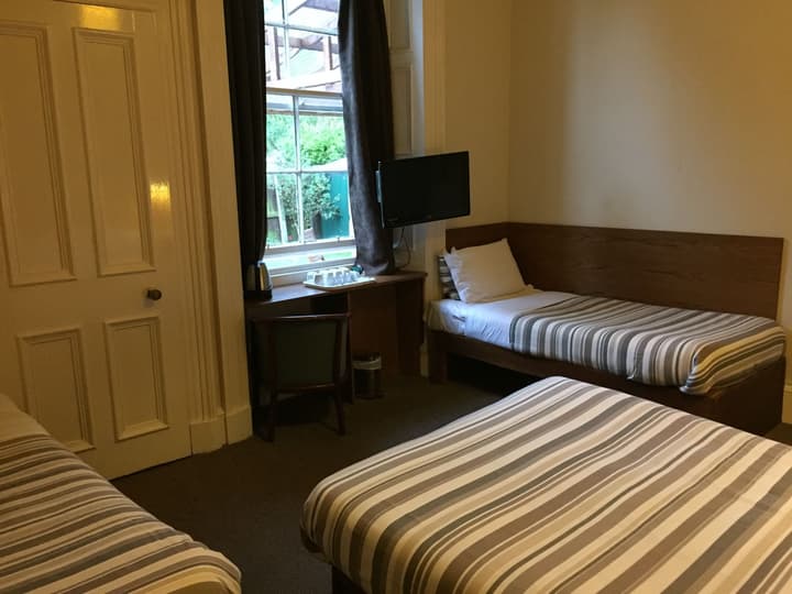 Edinburghhouse Hotel
