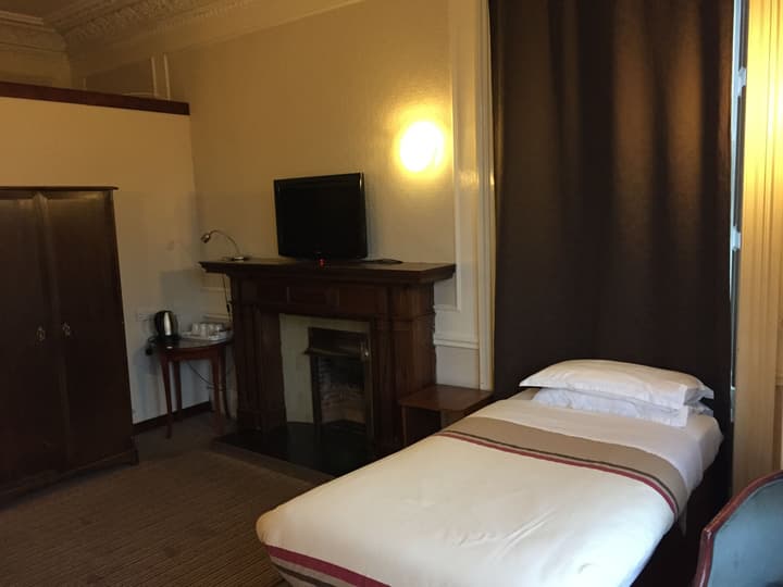 Edinburghhouse Hotel