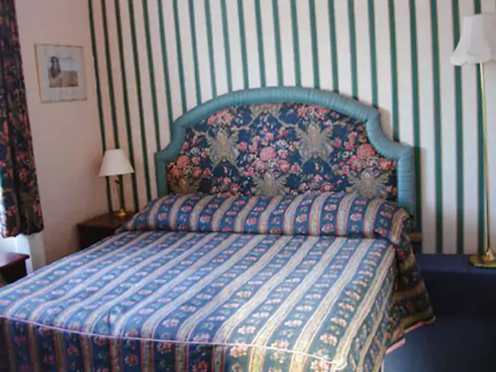 Edinburghhouse Hotel
