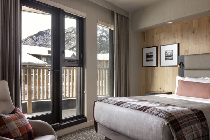 Peaks Hotel & Suites