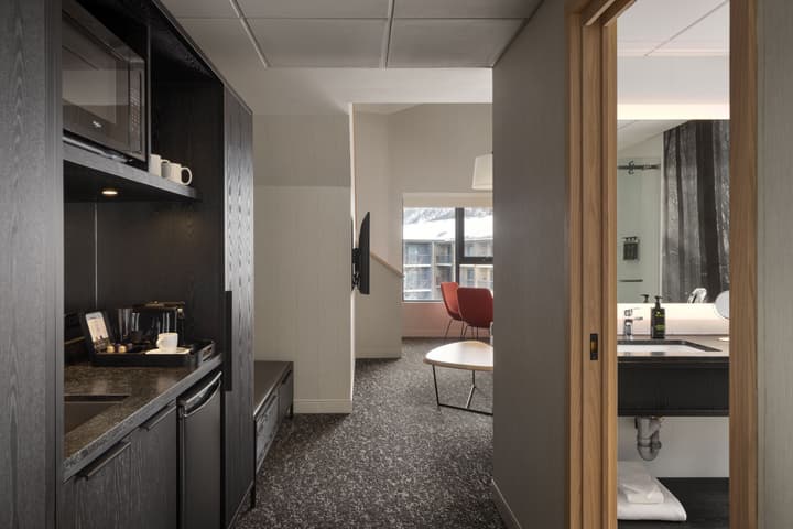 Peaks Hotel & Suites