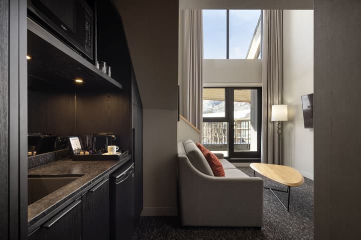 Peaks Hotel & Suites