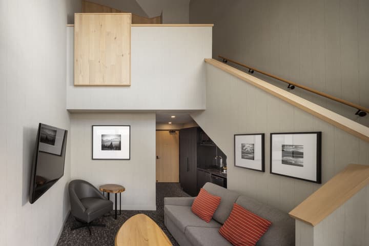 Peaks Hotel & Suites