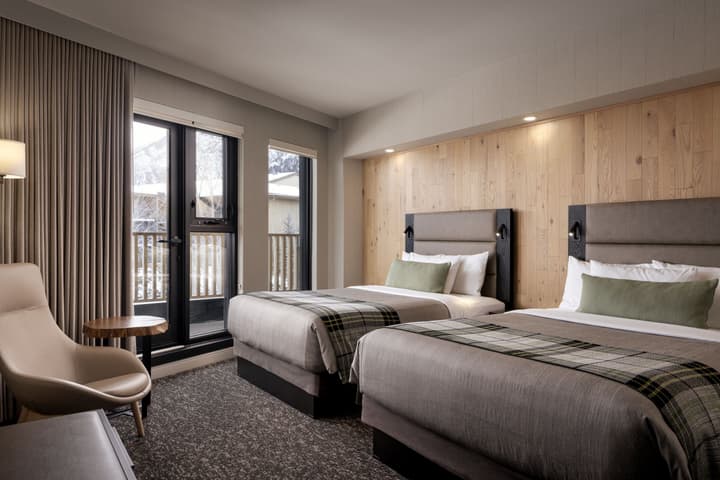 Peaks Hotel & Suites