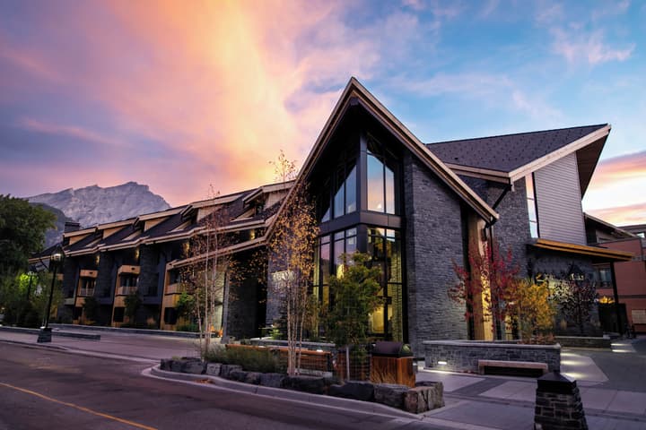 Peaks Hotel & Suites