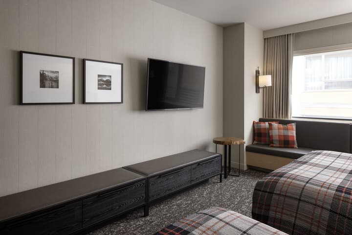 Peaks Hotel & Suites