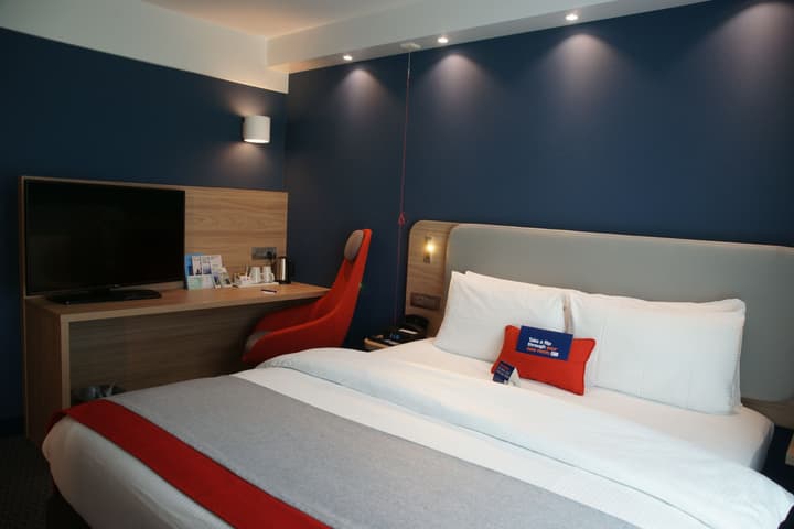 Holiday Inn Express Zurich Airport by IHG
