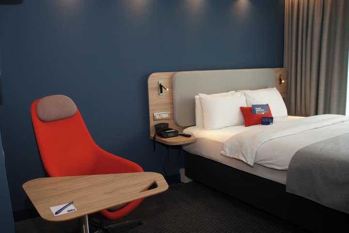Holiday Inn Express Zurich Airport by IHG