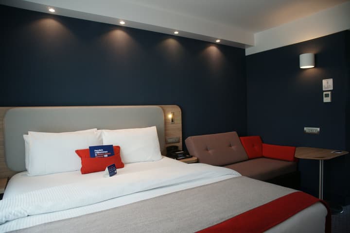 Holiday Inn Express Zurich Airport by IHG