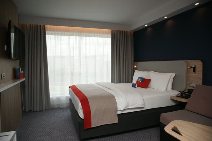 Holiday Inn Express Zurich Airport by IHG