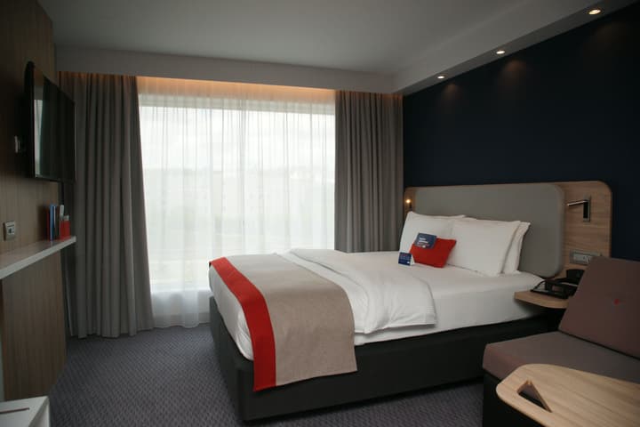 Holiday Inn Express Zurich Airport by IHG