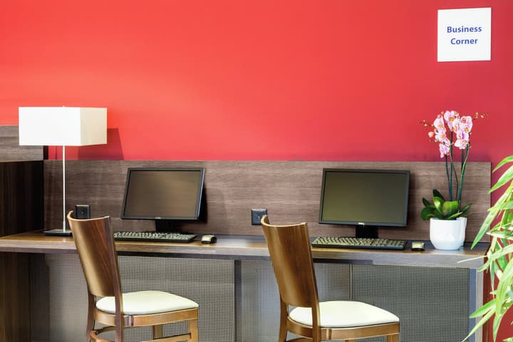 Holiday Inn Express Zurich Airport by IHG
