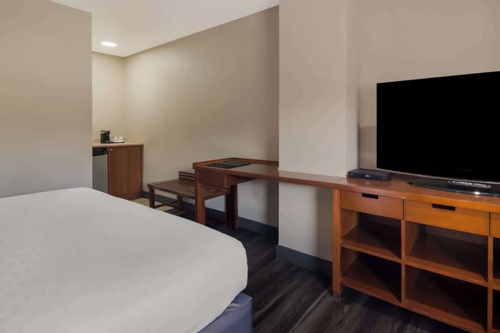 Canadas Best Value Inn & Suites Kamloops