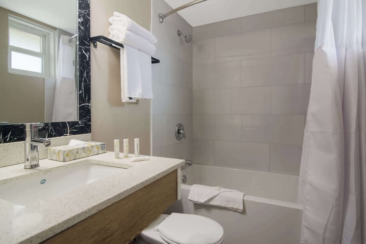 Canadas Best Value Inn & Suites Kamloops