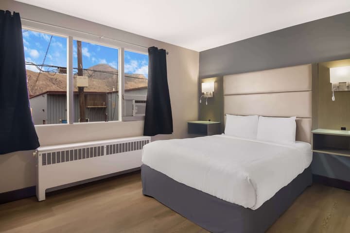 Canadas Best Value Inn & Suites Kamloops