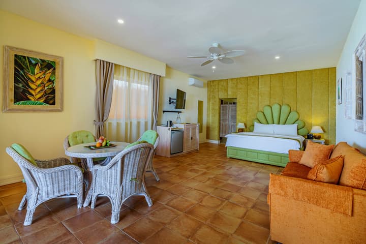Coco Grove Beach Resort