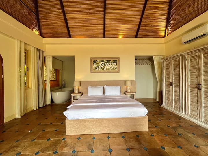 Coco Grove Beach Resort