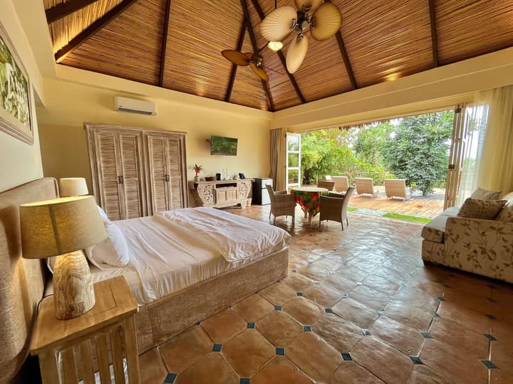 Coco Grove Beach Resort