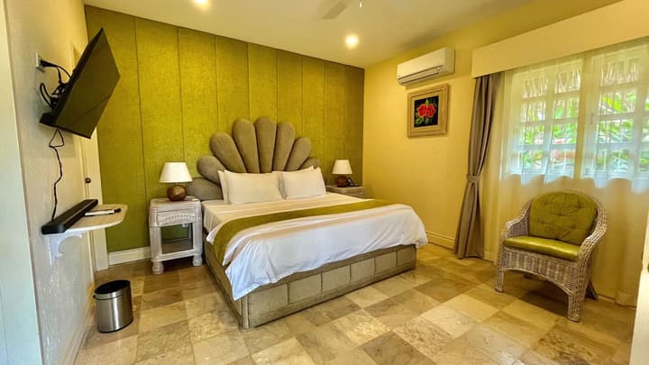 Coco Grove Beach Resort
