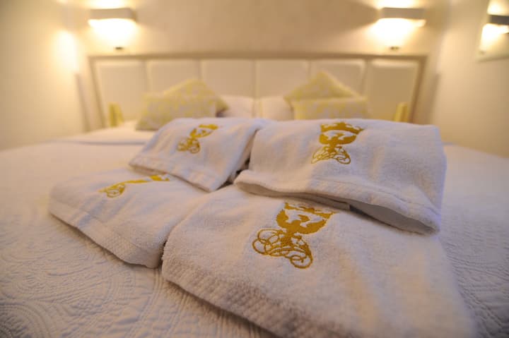 Artemisia Palace Hotel