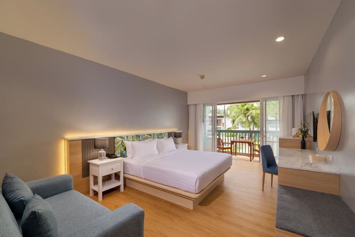The Briza Beach Resort Khaolak