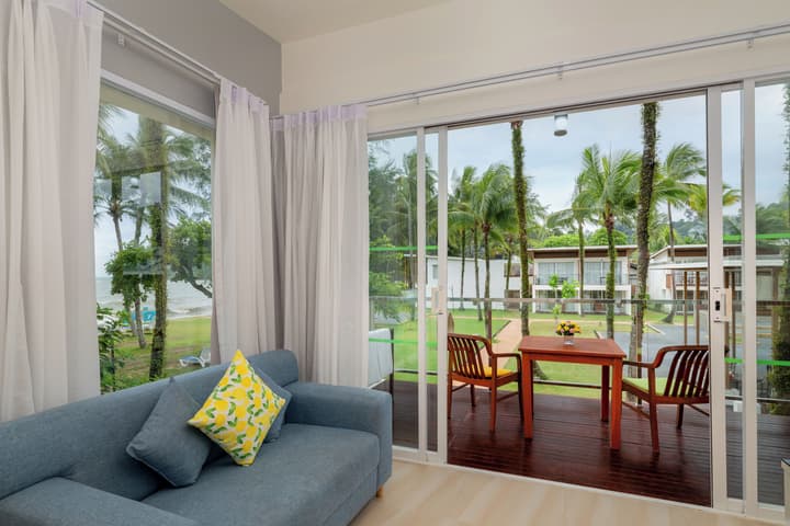 The Briza Beach Resort Khaolak