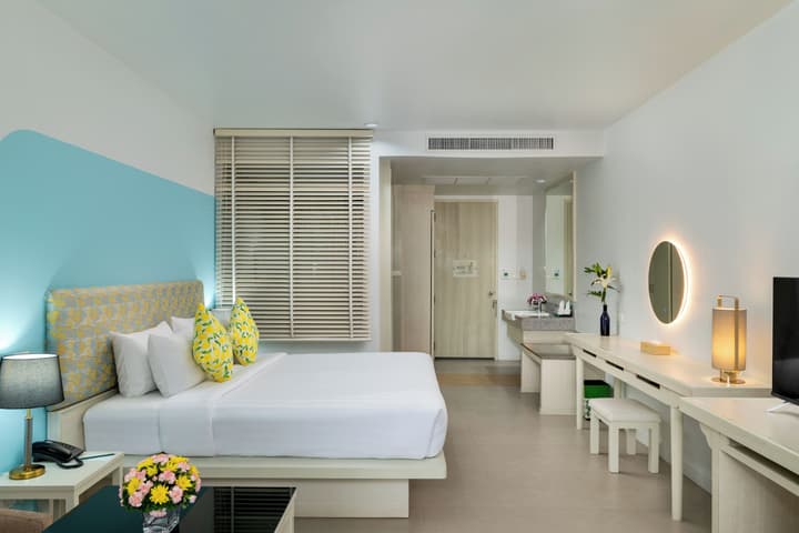 The Briza Beach Resort Khaolak