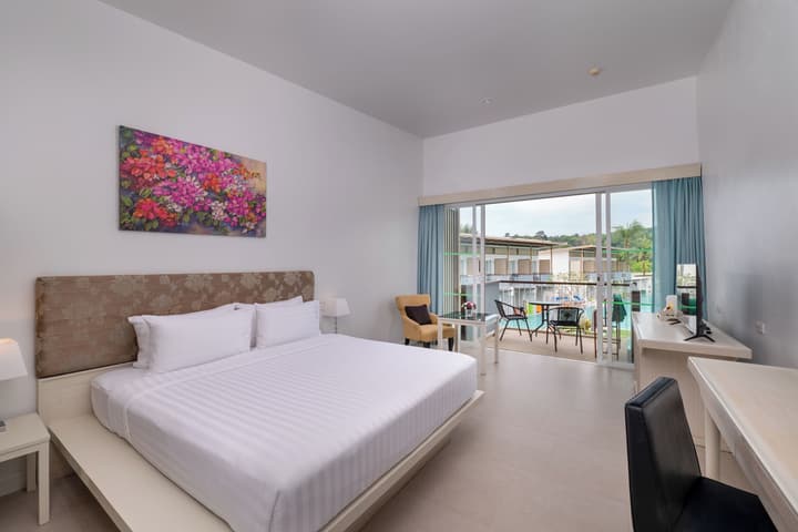 The Briza Beach Resort Khaolak
