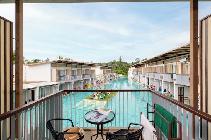 The Briza Beach Resort Khaolak
