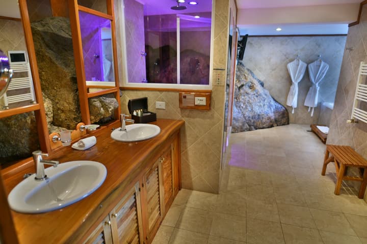 Charming Residences & Suites with Private Spa