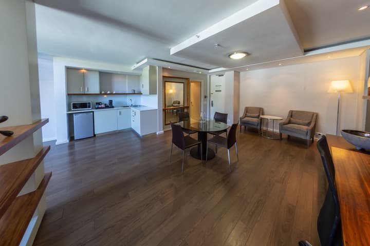 DoubleTree by Hilton Cape Town - Upper Eastside