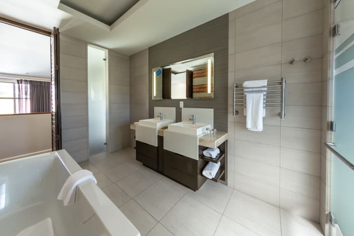 DoubleTree by Hilton Cape Town - Upper Eastside