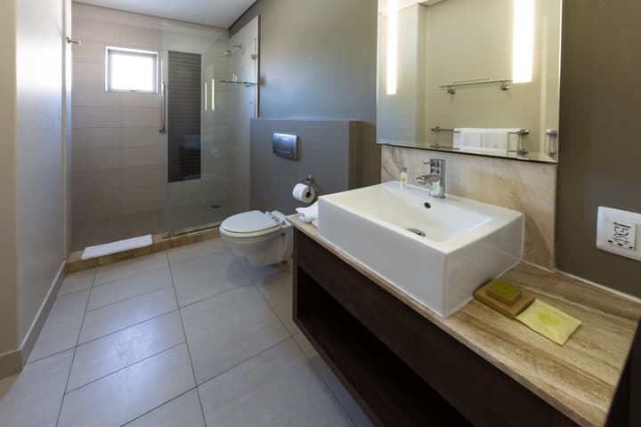 DoubleTree by Hilton Cape Town - Upper Eastside