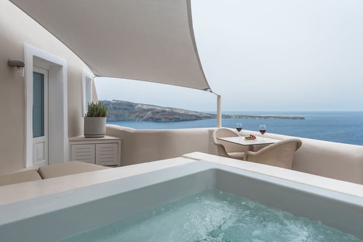 Art Maisons Oia Castle