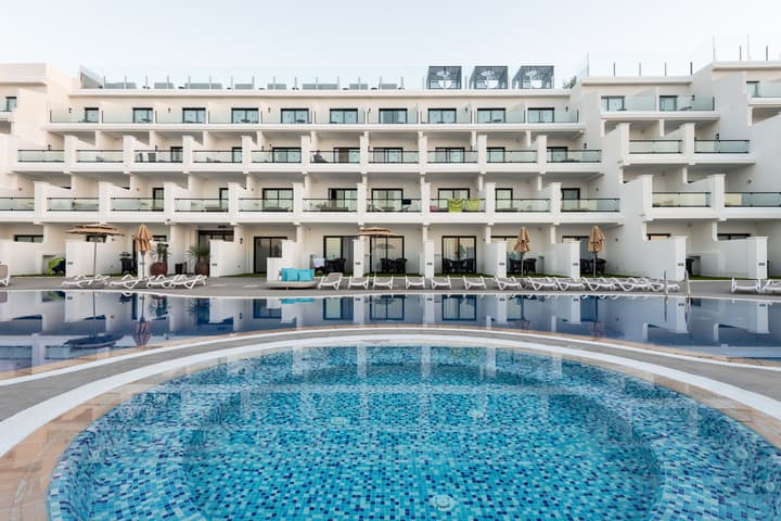 Occidental Roca Negra – Adults Only
